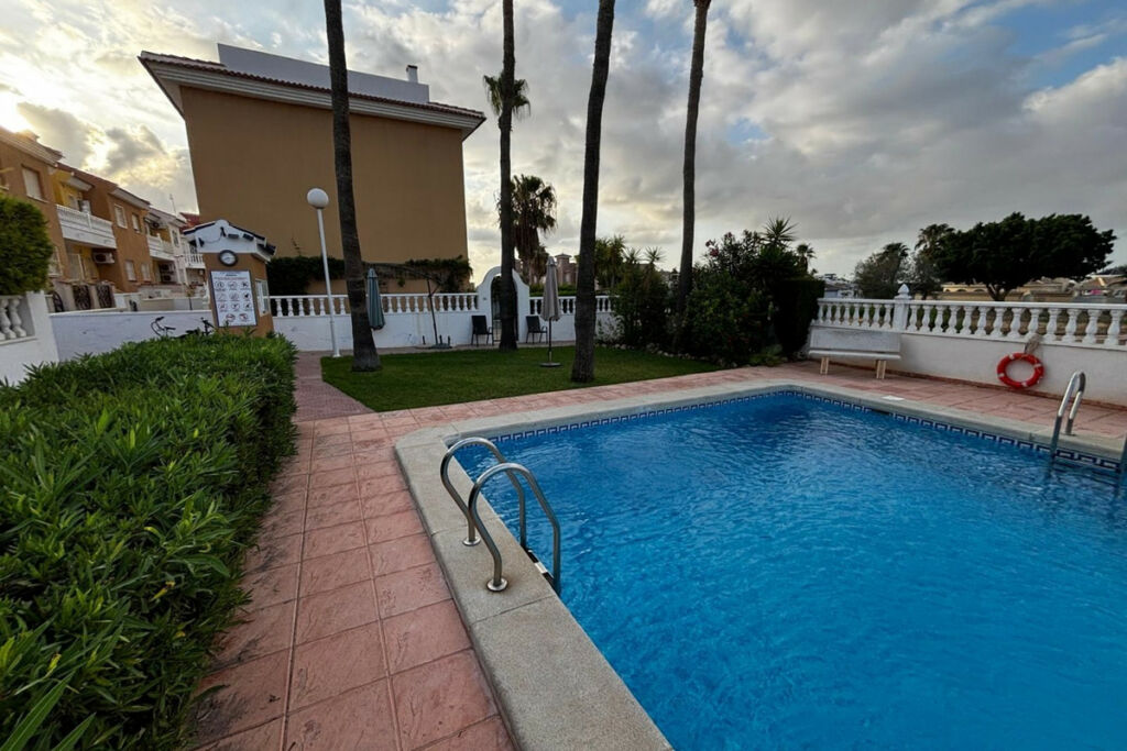 Semi-Detached House Dona Pepa Alicante - image 25