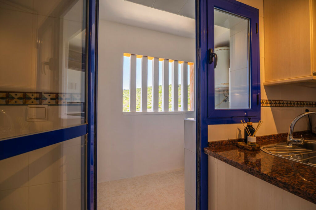 Penthouse La Duquesa Málaga - image 25