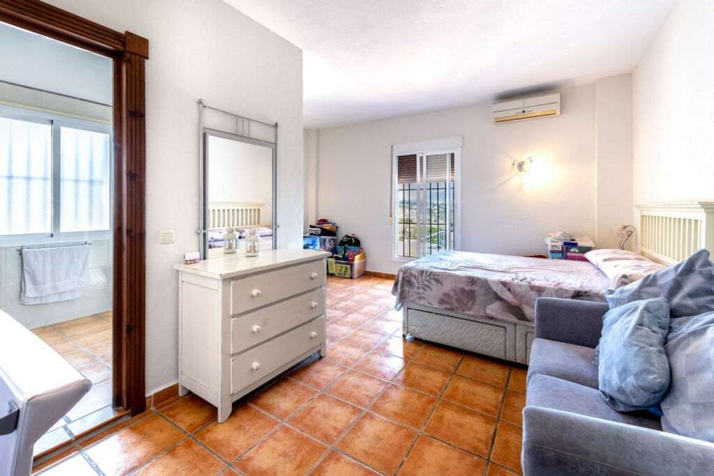 Detached Villa Alhaurín el Grande Málaga - image 25