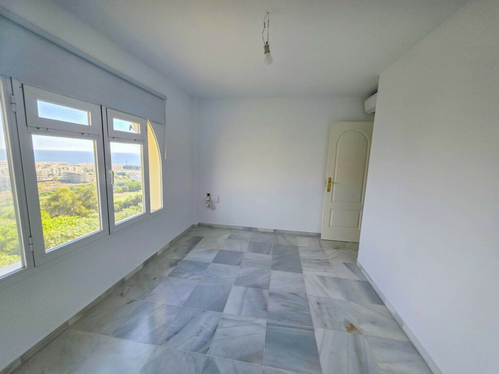 Duplex La Duquesa Málaga - image 25
