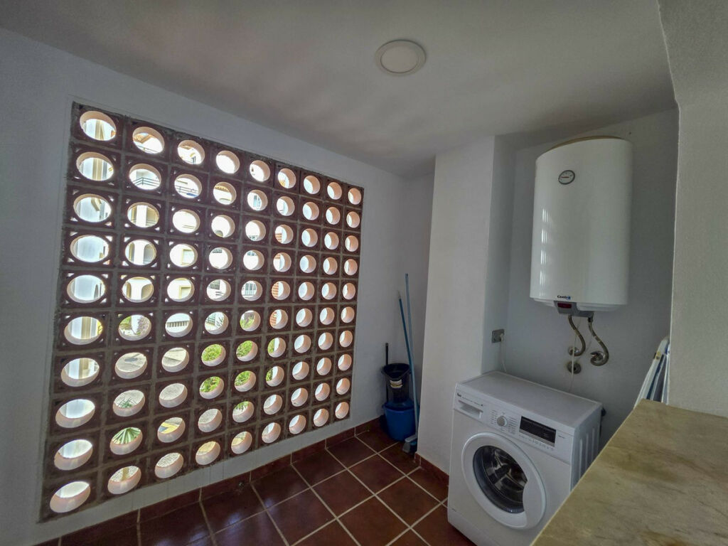 Middle Floor Apartment La Duquesa Málaga - image 25