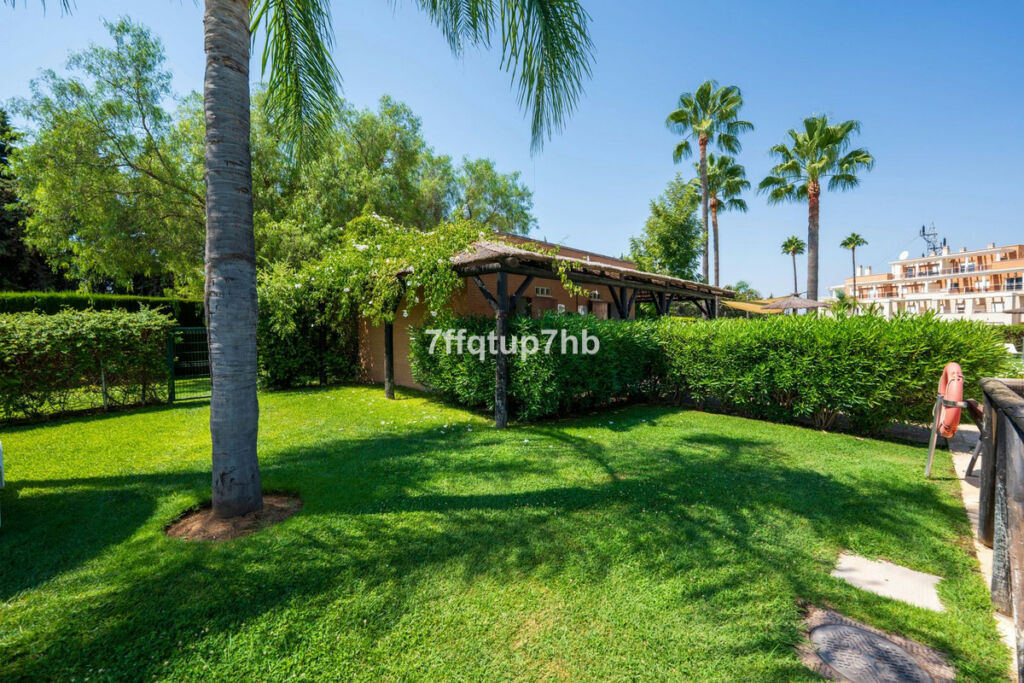 Middle Floor Apartment Estepona Málaga - image 25