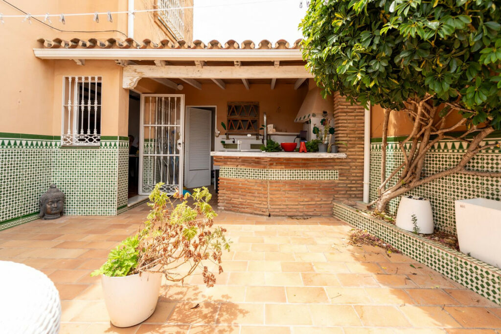 Detached Villa Fuengirola Málaga - image 25
