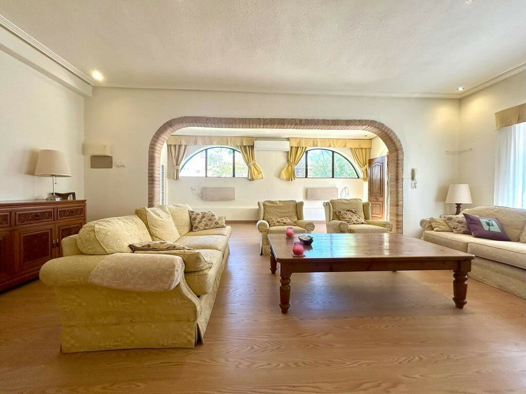 Detached Villa Cabo Roig Alicante - image 25