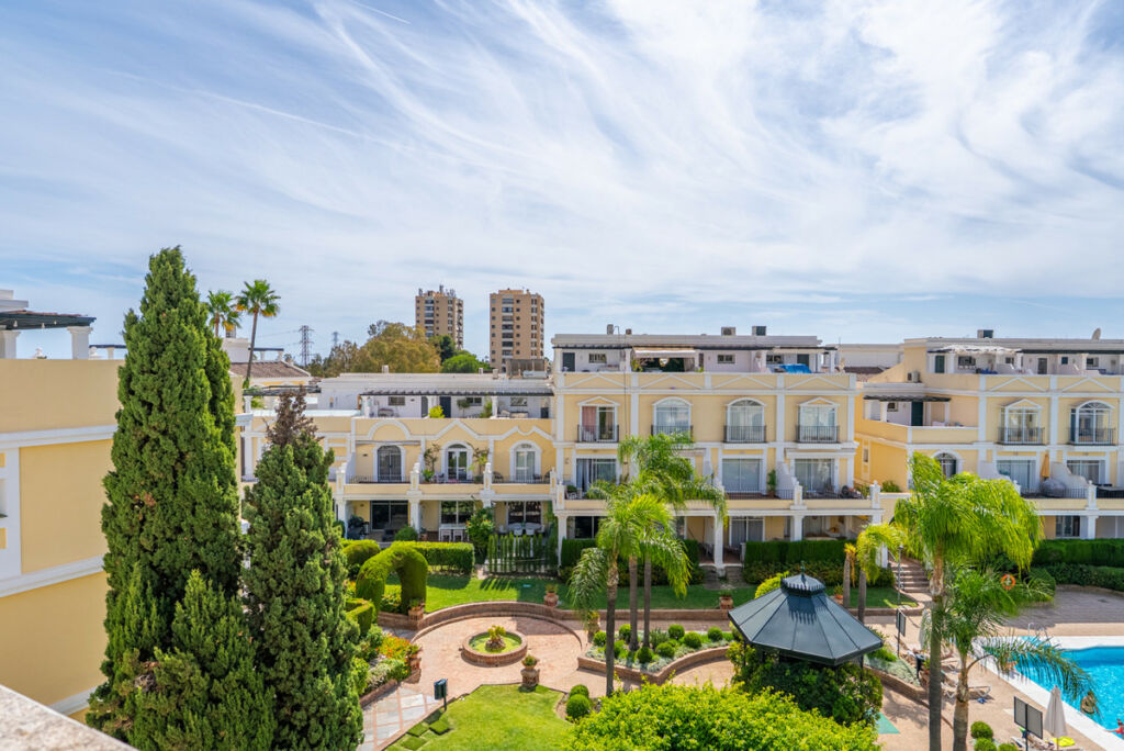 Duplex Nueva Andalucía Málaga - image 25