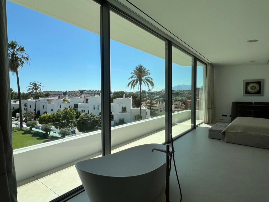 Semi-Detached House Nueva Andalucía Málaga - image 25