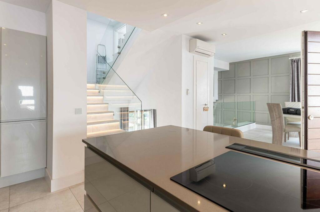 Townhouse Benahavís Málaga - image 25