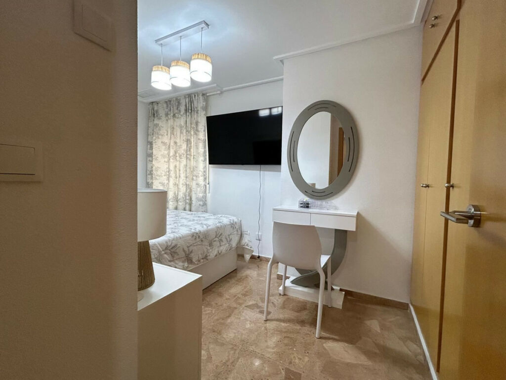 Middle Floor Apartment Alicante City Alicante - image 25