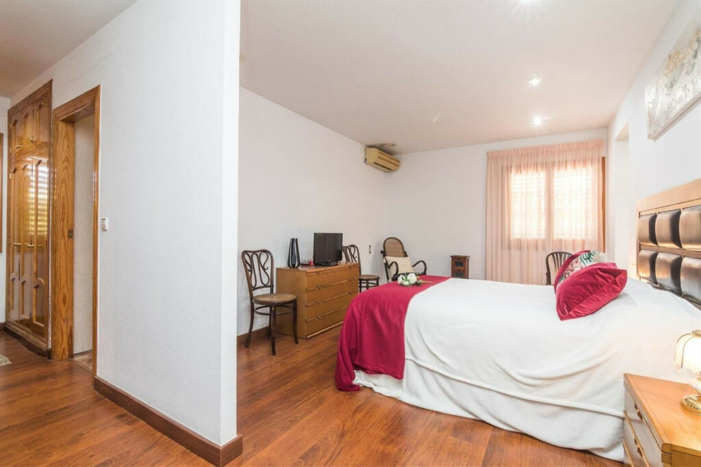 Detached Villa Elche Alicante - image 25