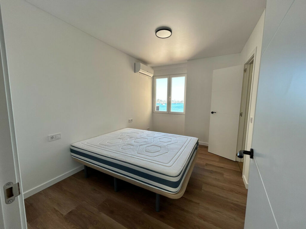 Middle Floor Apartment Torrevieja Alicante - image 25