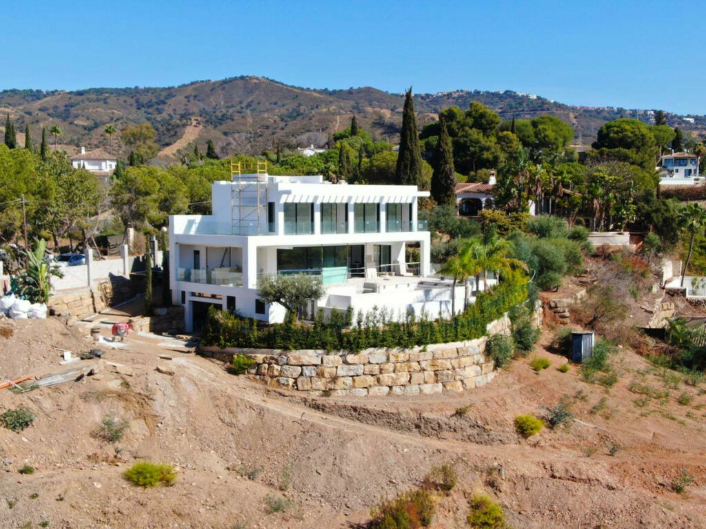 Detached Villa Elviria Málaga - image 25