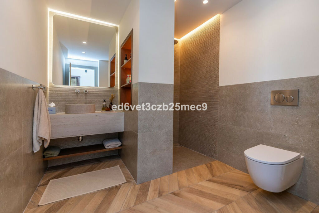 Detached Villa Nueva Andalucía Málaga - image 25