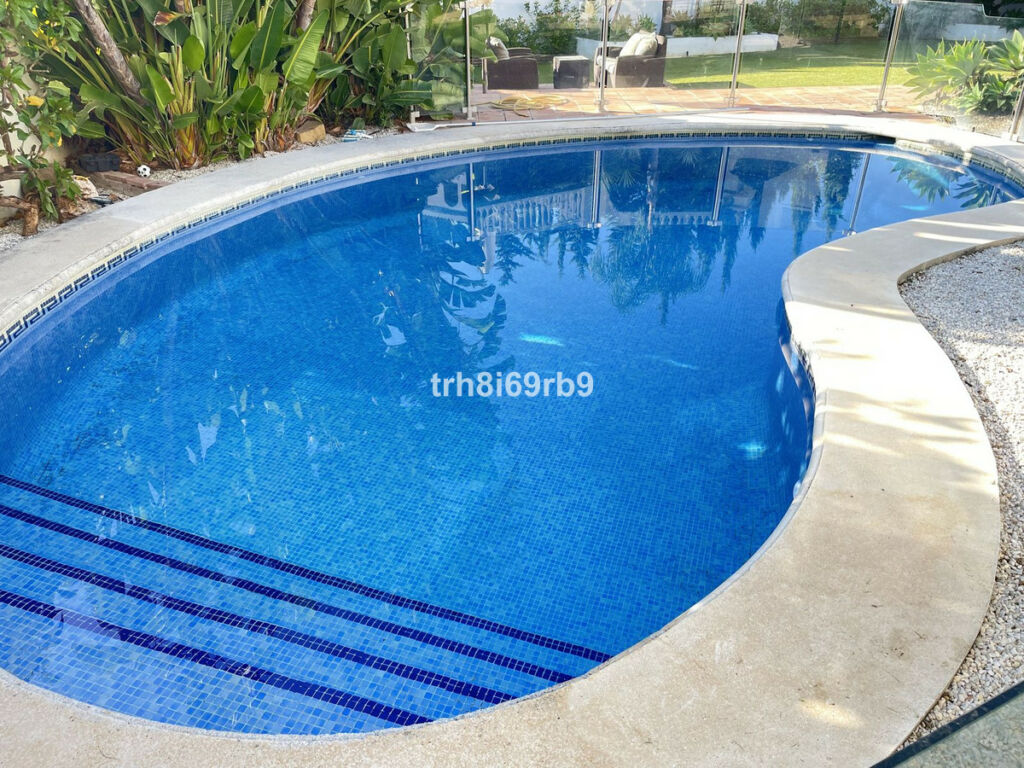 Detached Villa New Golden Mile Málaga - image 25