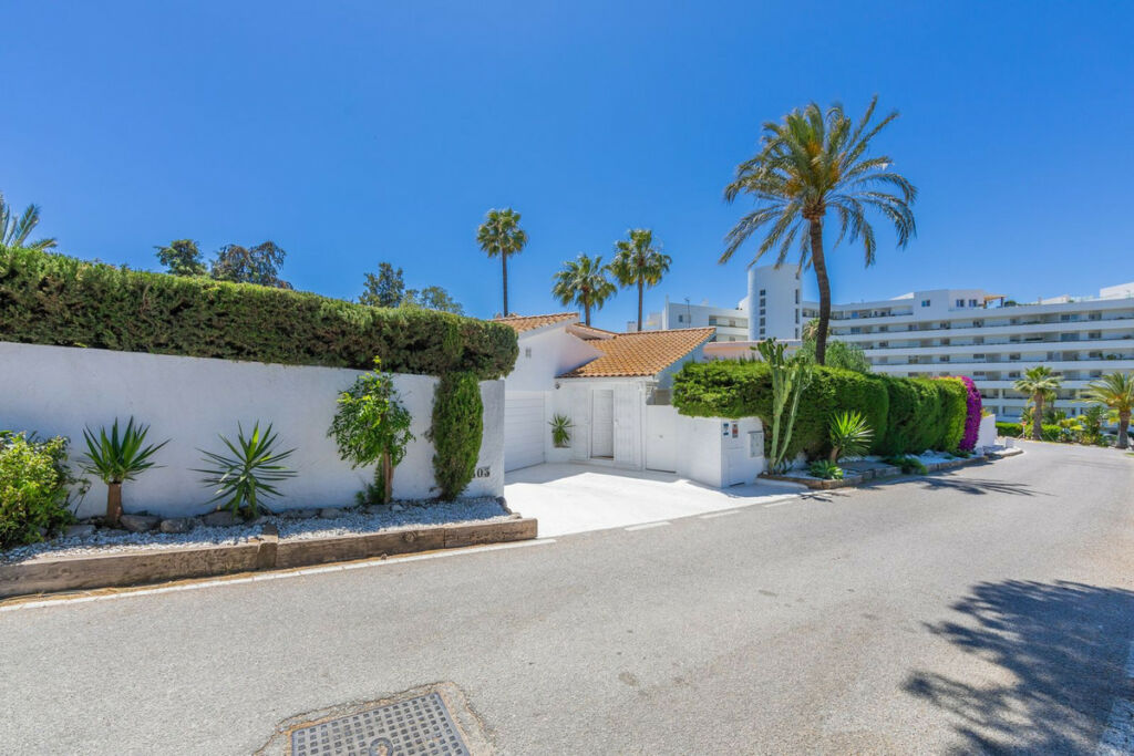 Detached Villa Guadalmina Alta Málaga - image 25