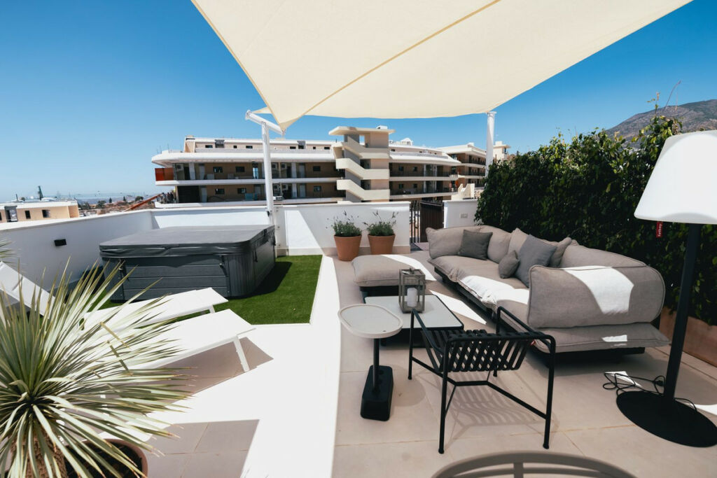 Penthouse Duplex Higueron Málaga - image 26