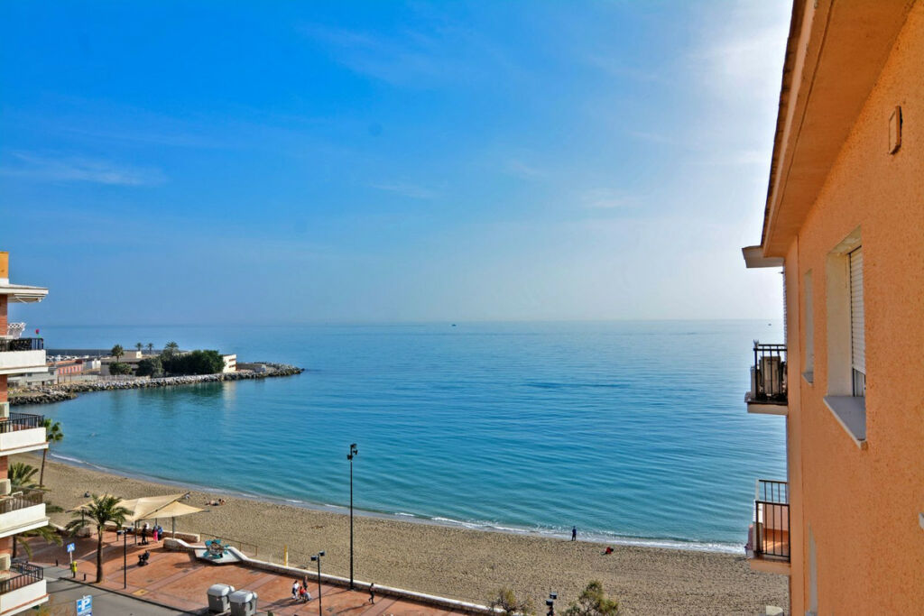 Penthouse Fuengirola Málaga - image 26