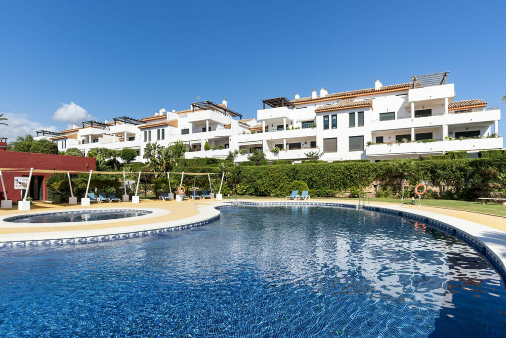 Middle Floor Apartment Bel Air Málaga - image 26