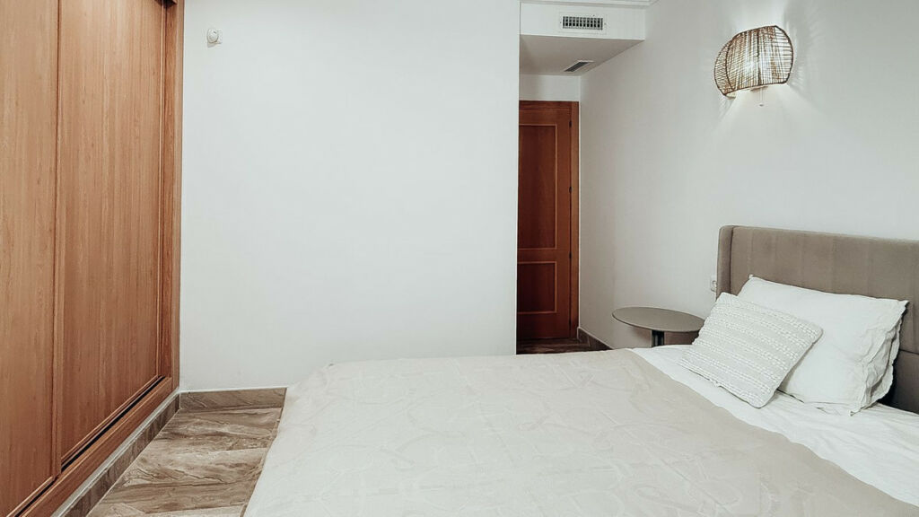 Middle Floor Apartment Estepona Málaga - image 26