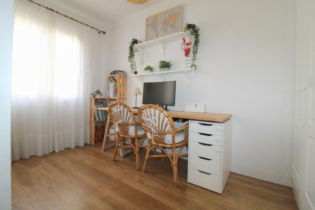 Middle Floor Apartment La Veleta Alicante - image 26