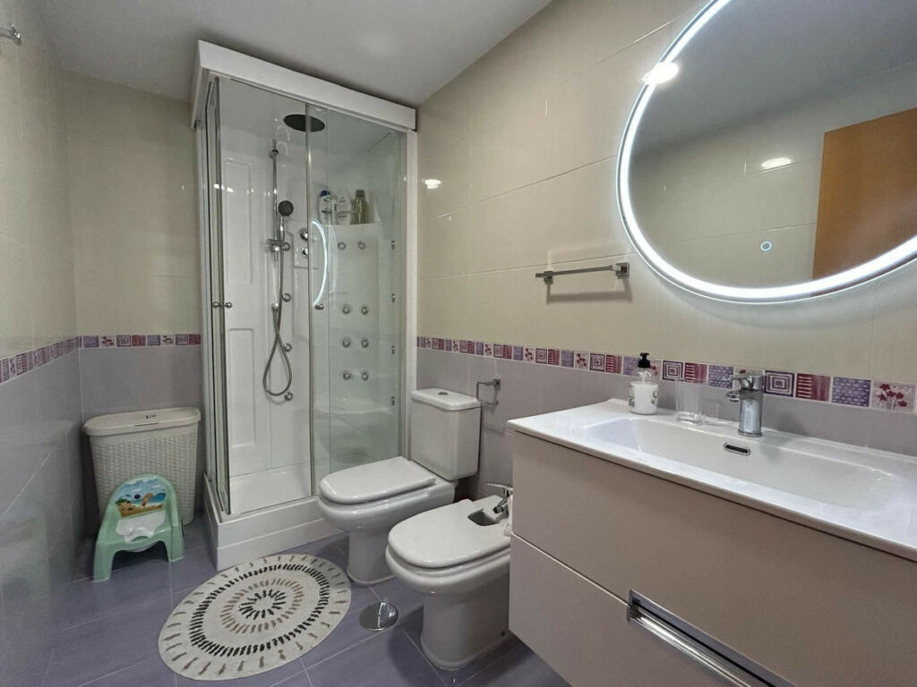 Middle Floor Apartment Alicante City Alicante - image 26