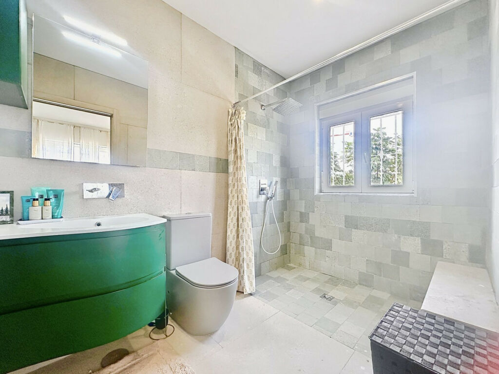 Detached Villa Estepona Málaga - image 26