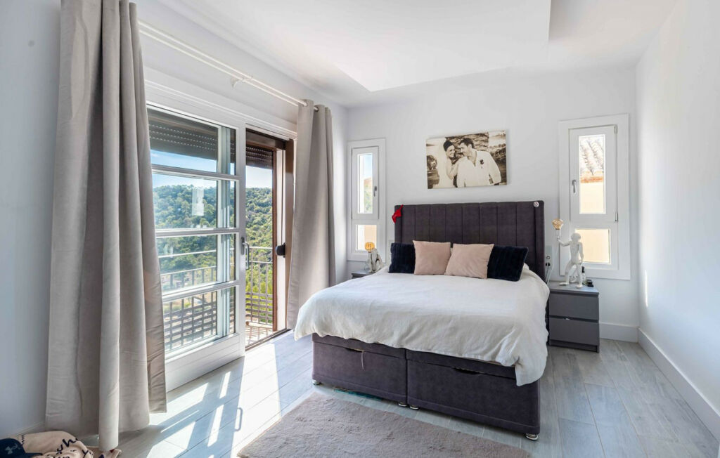 Townhouse Benahavís Málaga - image 26