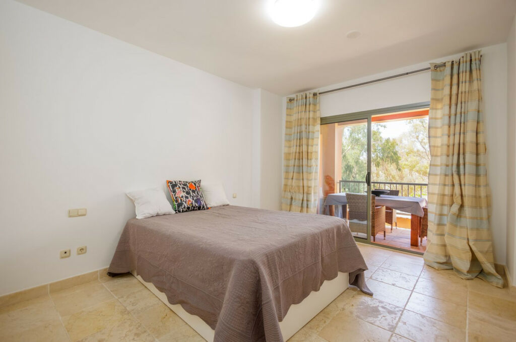 Middle Floor Apartment Estepona Málaga - image 26