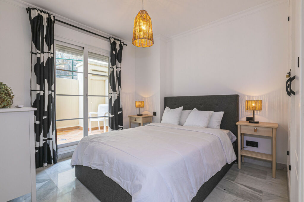Middle Floor Apartment Nueva Andalucía Málaga - image 26