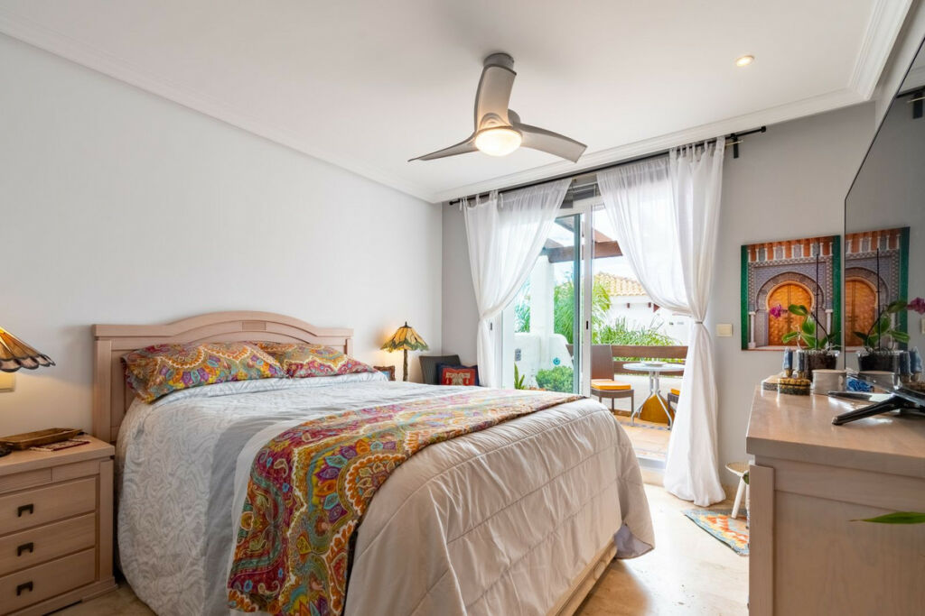 Middle Floor Apartment Estepona Málaga - image 26