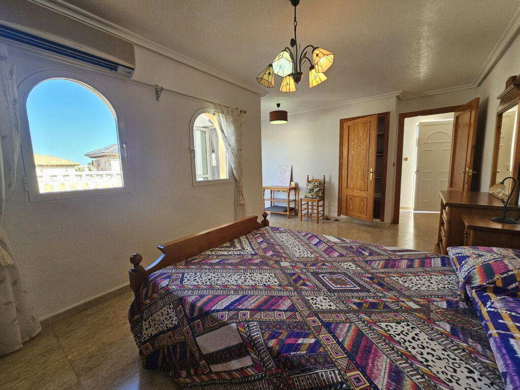 Detached Villa Cabo Roig Alicante - image 26