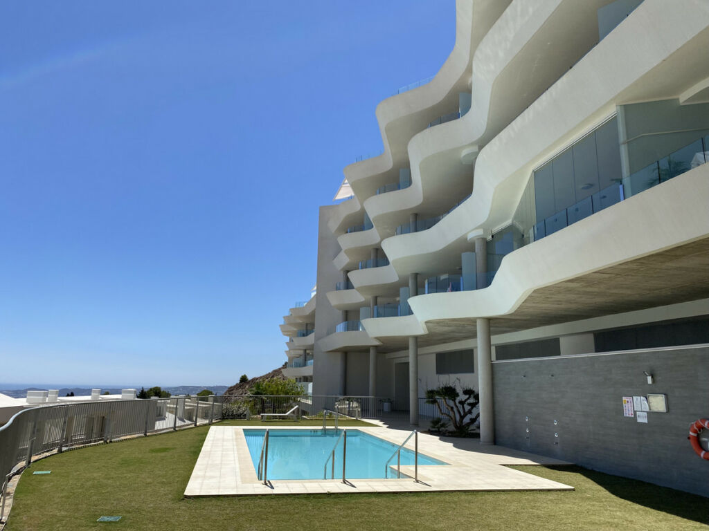 Middle Floor Apartment Benalmadena Pueblo Málaga - image 26