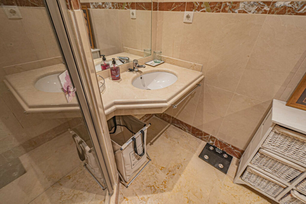 Middle Floor Apartment Costalita Málaga - image 26