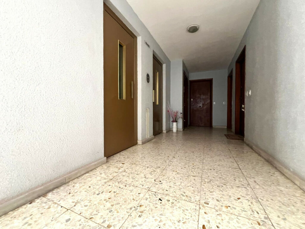 Middle Floor Apartment Torrevieja Alicante - image 26