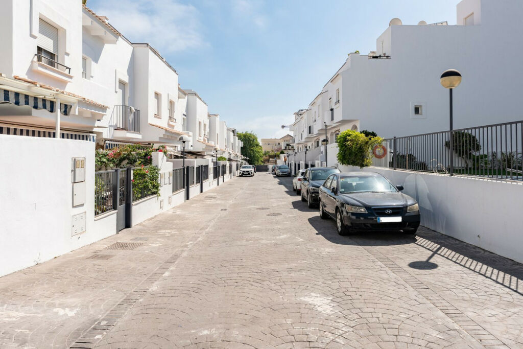 Townhouse Torreblanca Málaga - image 26