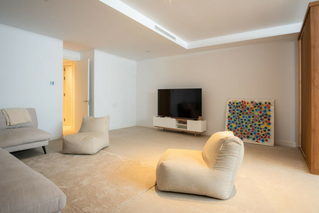 Semi-Detached House Elviria Málaga - image 26