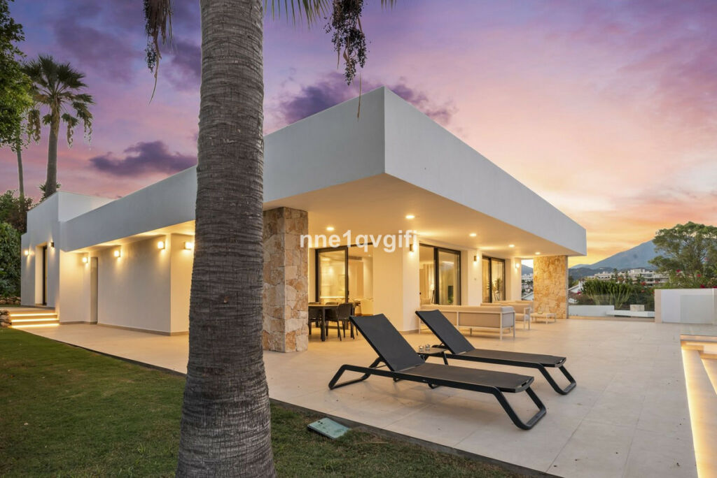 Detached Villa Guadalmina Alta Málaga - image 27