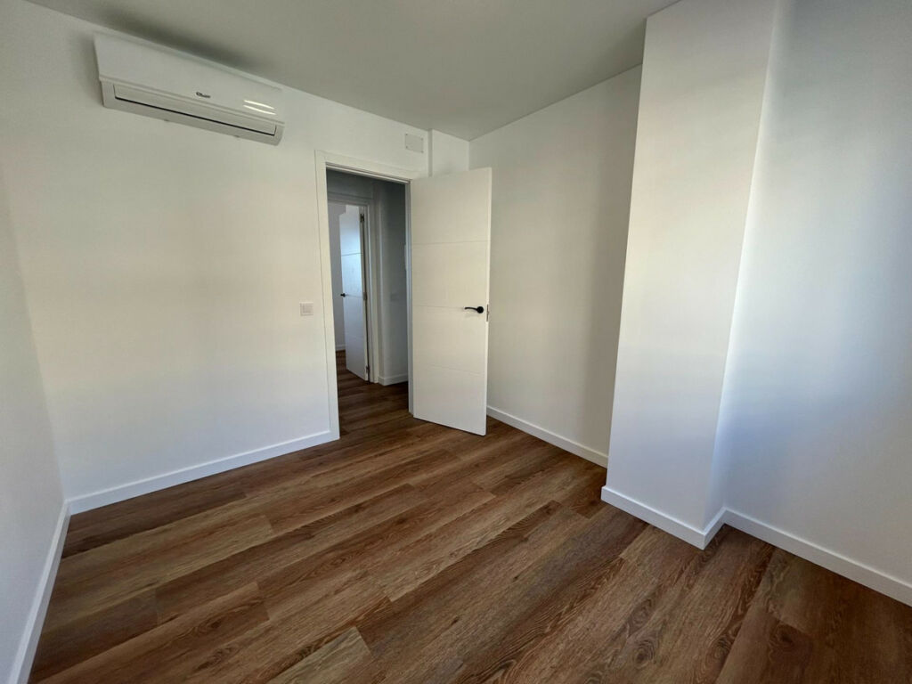 Middle Floor Apartment Torrevieja Alicante - image 26