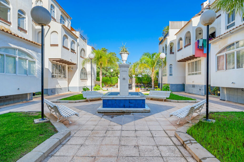 Middle Floor Apartment Torrevieja Alicante - image 26