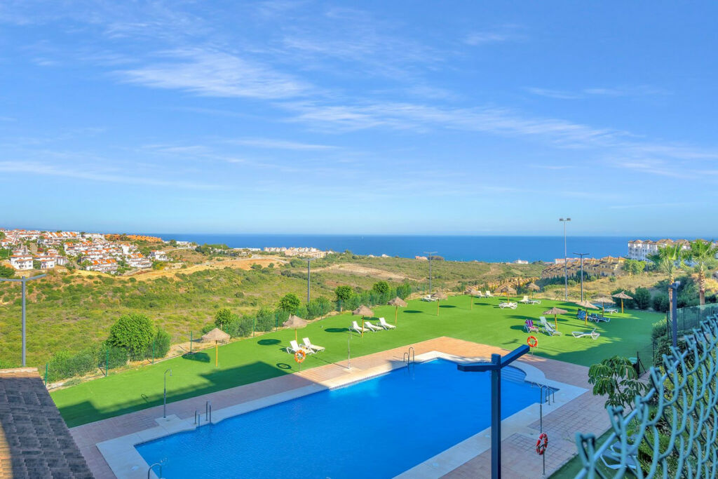 Penthouse Manilva Málaga - image 26