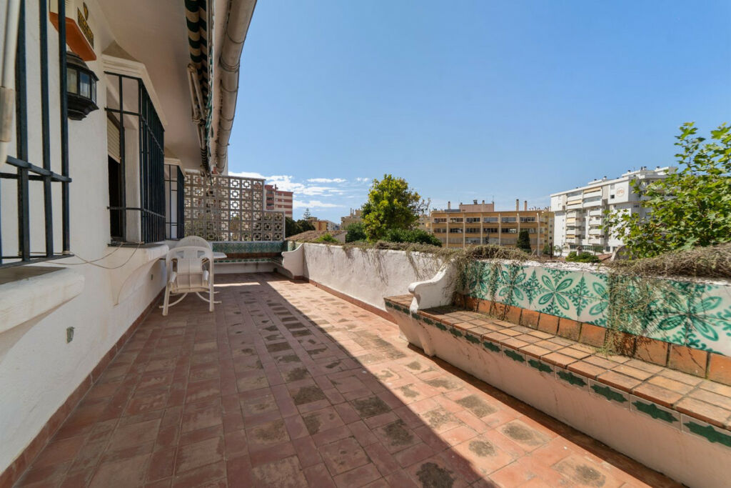 Detached Villa Fuengirola Málaga - image 26