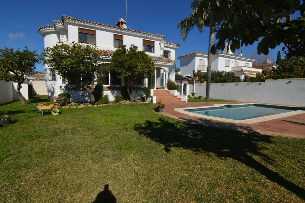 Detached Villa San Pedro de Alcántara Málaga - image 27