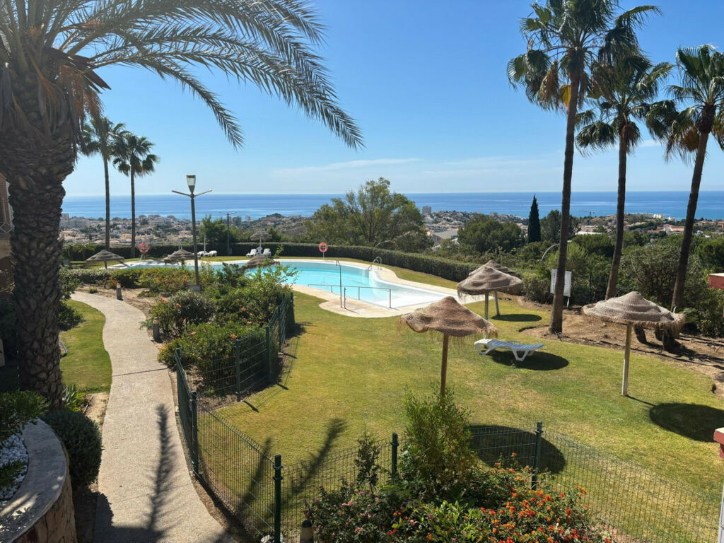 Middle Floor Apartment Benalmadena Málaga - image 27