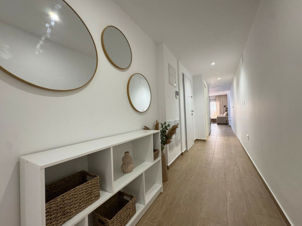 Middle Floor Apartment Torrevieja Alicante - image 27