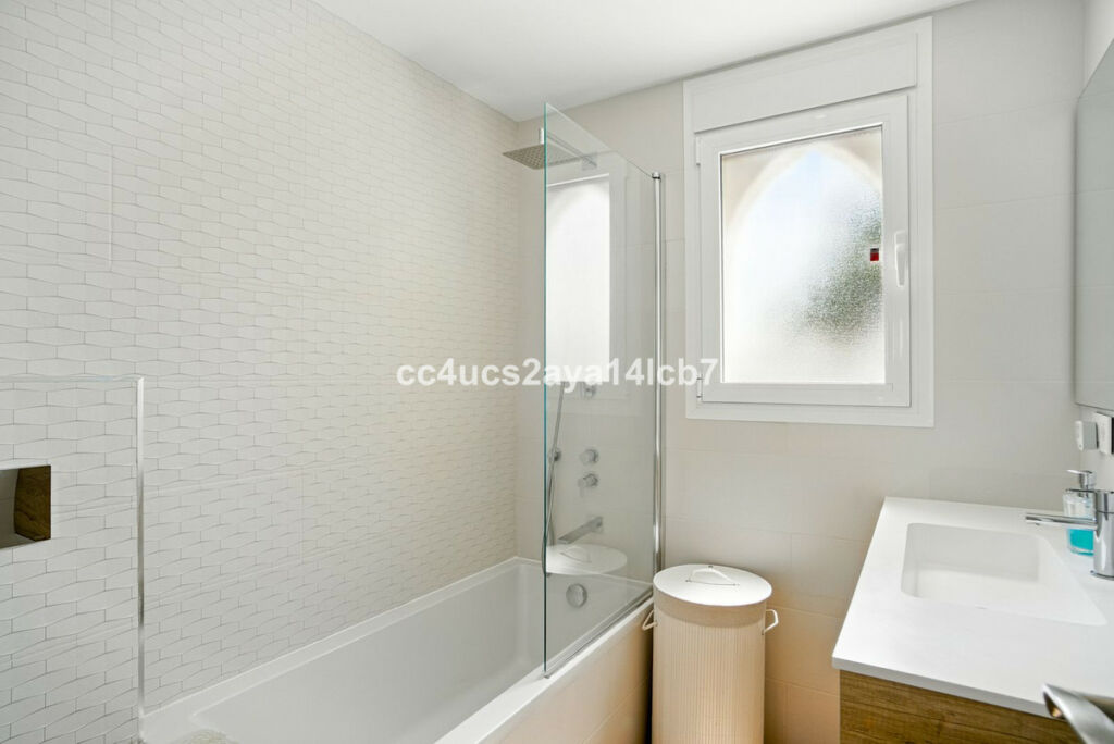 Townhouse Nueva Andalucía Málaga - image 27