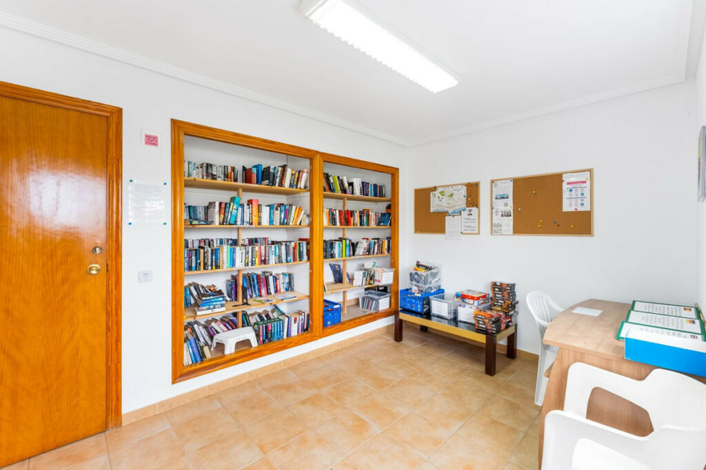 Bungalow Villamartin Alicante - image 27