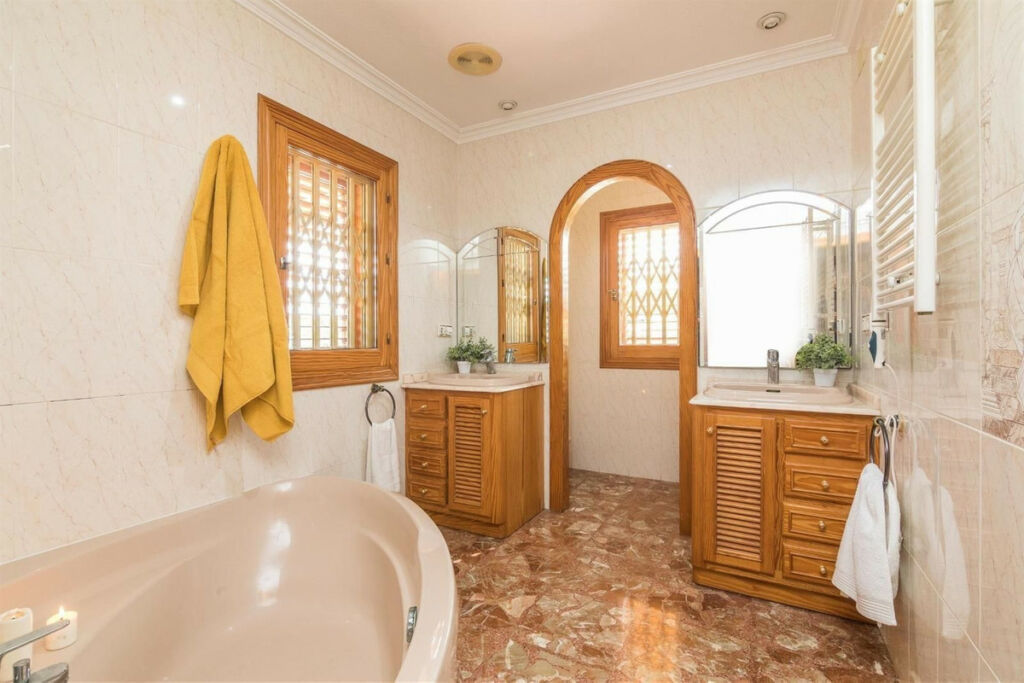 Detached Villa Elche Alicante - image 27