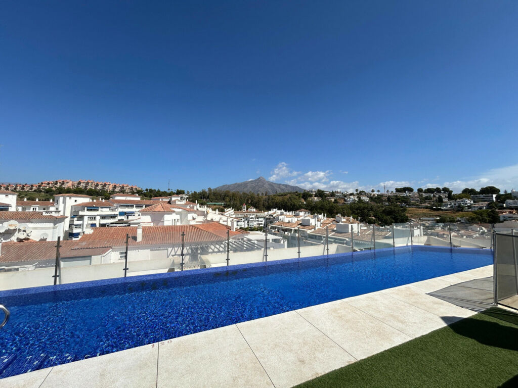 Middle Floor Apartment Nueva Andalucía Málaga - image 27