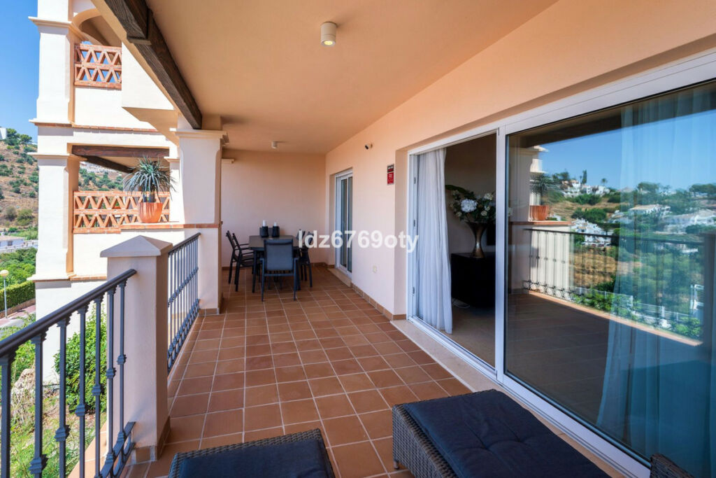 Middle Floor Apartment Benalmadena Málaga - image 27