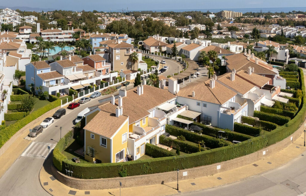 Townhouse Estepona Málaga - image 27