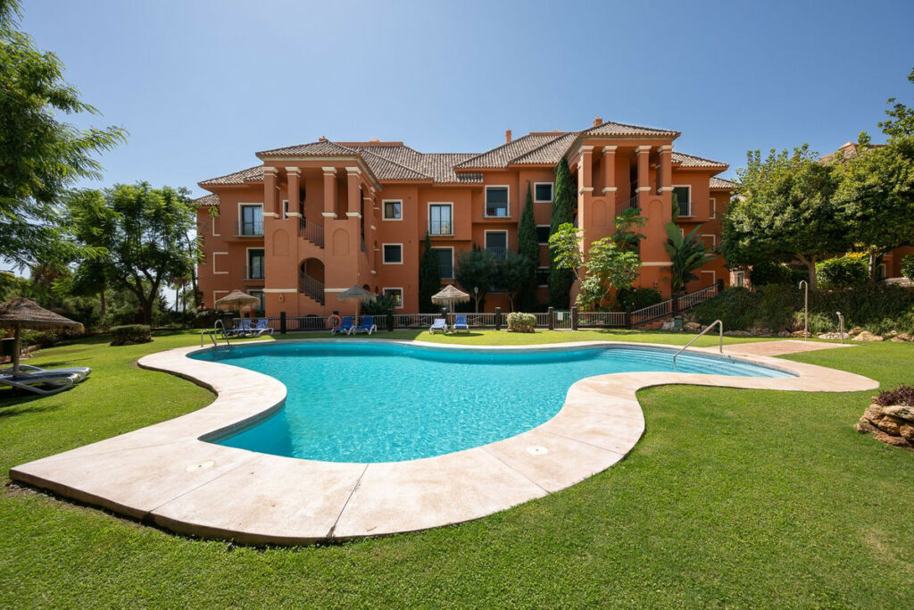 Middle Floor Apartment Benahavís Málaga - image 27